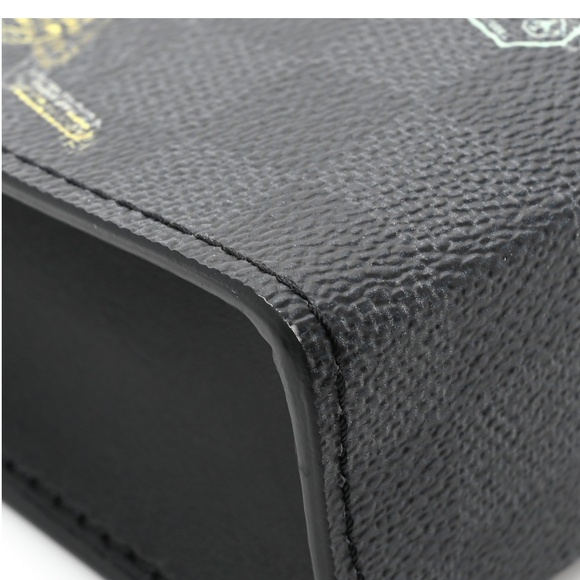 Louis Vuitton Limited Edition Wild Animals Wearable Wallet – Pre-Loved - Picture 9 of 14